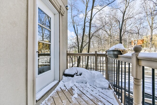 Photo - 50 Old Yonge St