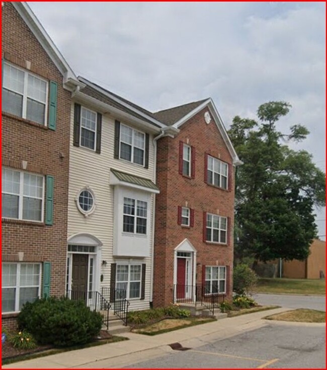 4 bed, 3.5 bath townhouse with 2-car garag... - 4 bed, 3.5 bath townhouse with 2-car garag...