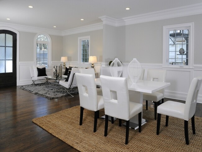 Photo - 200 Davis Ave