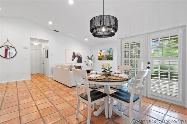 2542 Bedford Mews Dr