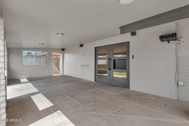 1627 E Fremont Dr