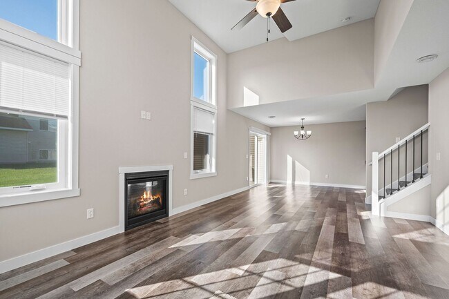 New 3 Bedroom Townhome - New 3 Bedroom Townhome