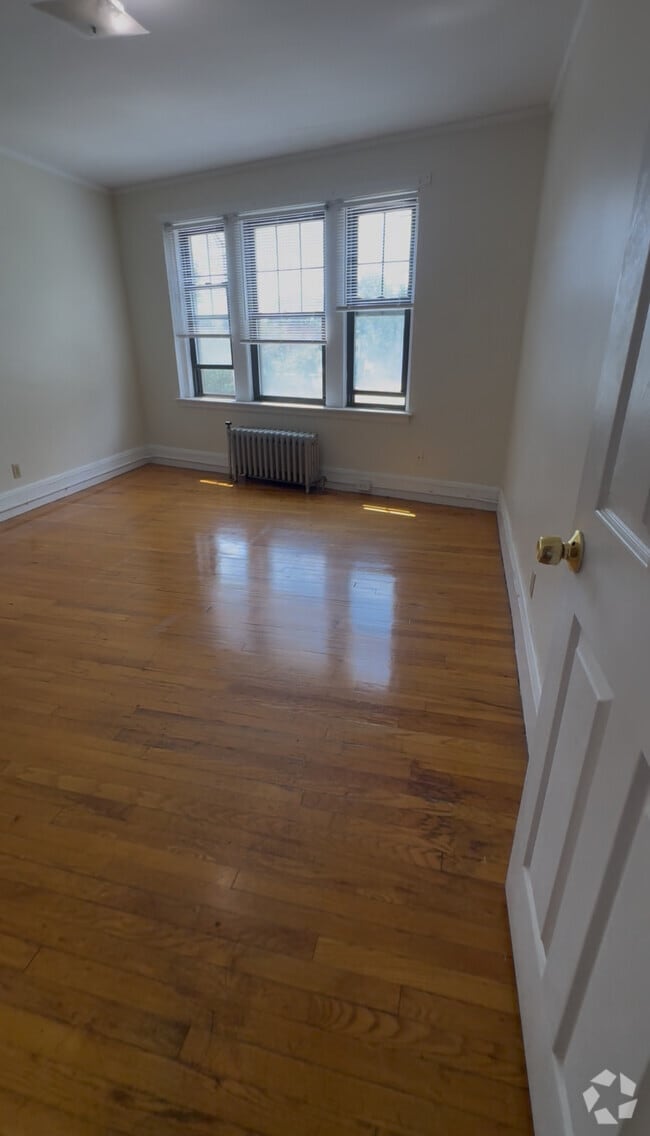 Building Photo - 349A Pleasant St Unit #A1-15 Rental
