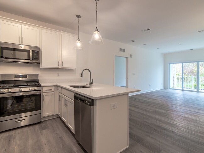 NEW CONSTRUCTION - 2 bed 2 bath YEAR ROUND... - NEW CONSTRUCTION - 2 bed 2 bath YEAR ROUND... Condo