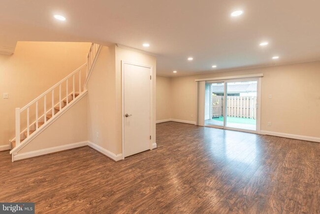 Photo - 308 Wayne Ct