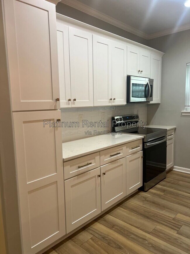 Photo - 223 Fletcher St SW