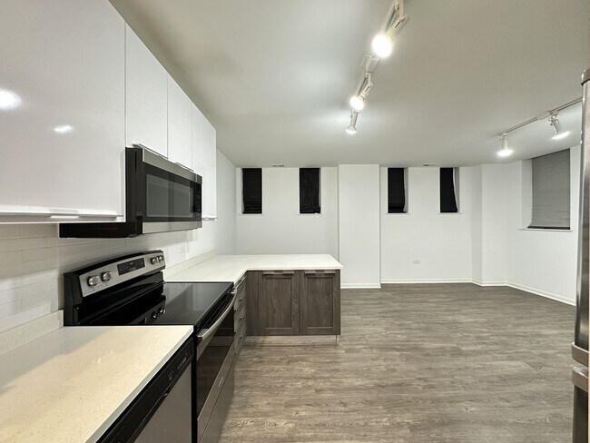 Photo - 940 W Winona St Unit 201