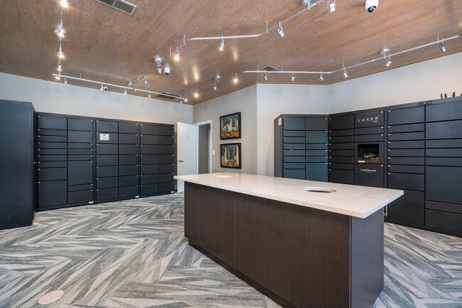 Sturbridge Square Apartments
