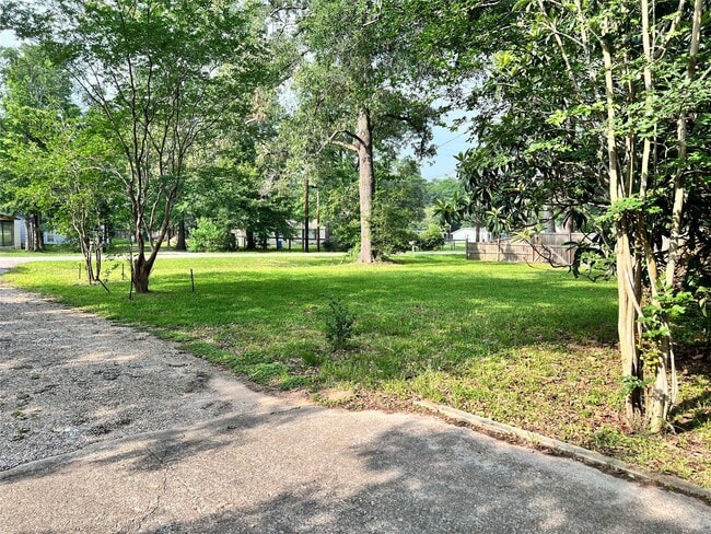 Photo - 9157 White Oak Dr