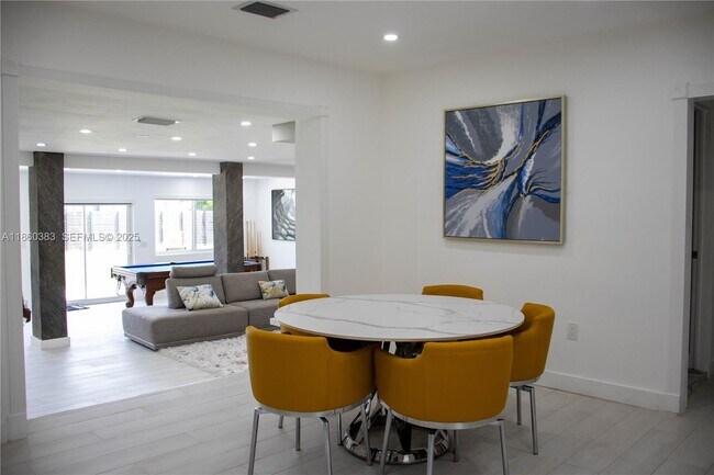 Photo - 295 NE 150th St