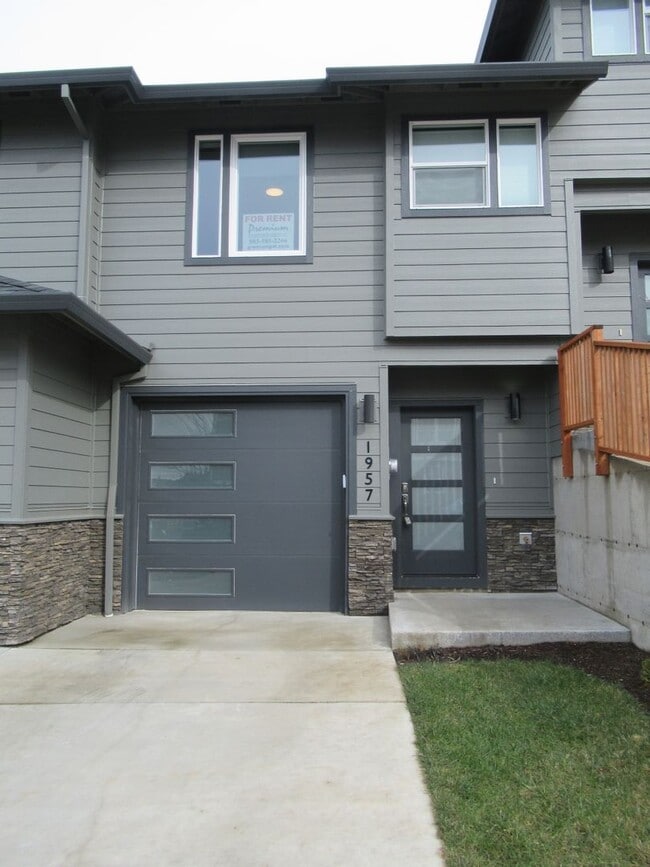 Photo - Two Bedroom Townhouse in South Salem