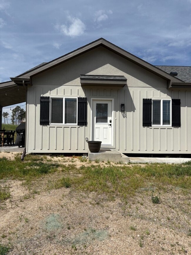 Building Photo - 13105 Ethyl St Unit B Rental