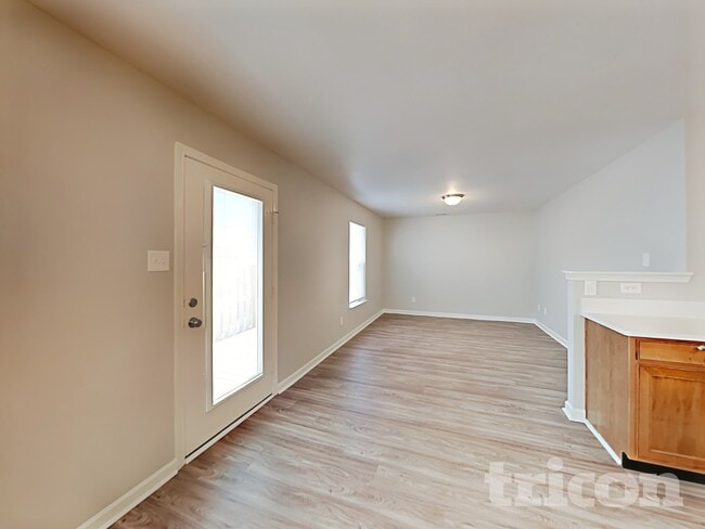 Photo - 830 Sinclair Dr