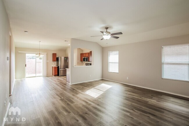 Photo - 4613 Redbud Dr