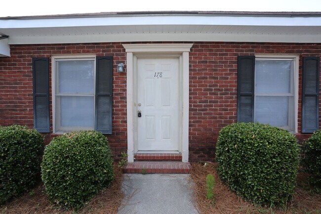 Building Photo - 2 Bedroom at Stadium Walk