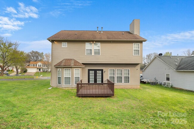 Photo - 7402 Shiras Ct House
