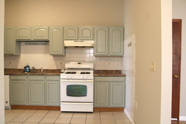 Building Photo - 171 Washington St Unit 1 Rental