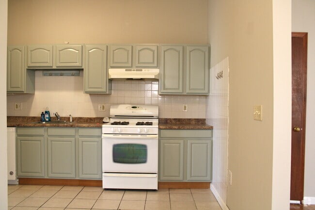 Building Photo - 171 Washington St Unit 1 Rental