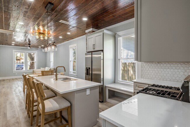 Photo - 3406 Ave Q 1/2