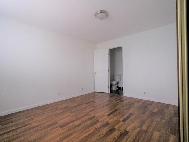 Photo - 1215 Skyline Dr