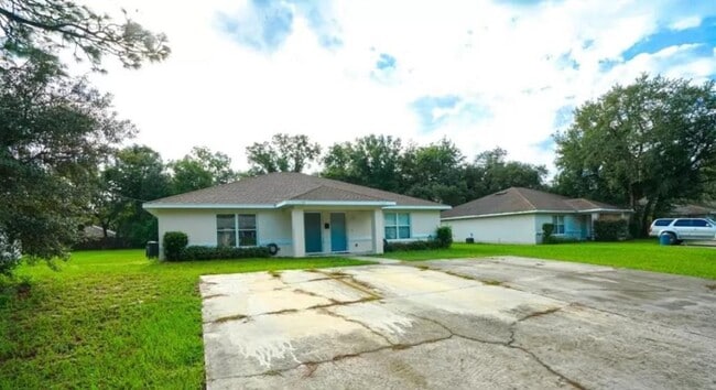 Building Photo - 1093 N Lion Cub Point