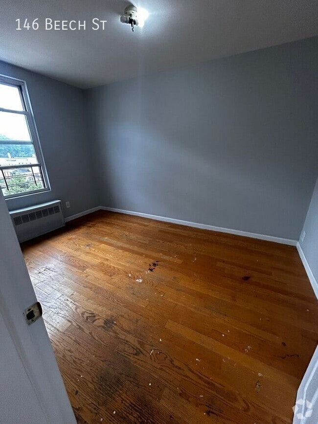 Building Photo - 146 Beech St Rental