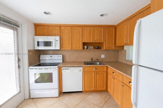 Photo - 950 Hillcrest Dr Unit 302