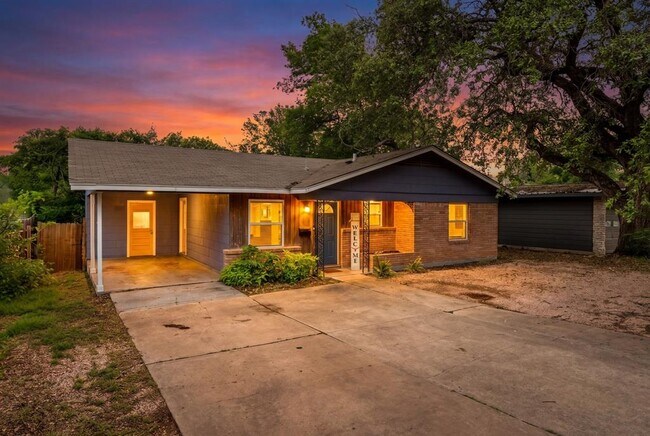 Building Photo - 4705 Menchaca Rd