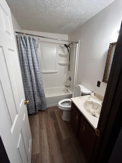 6374 New York 242, rear chalet