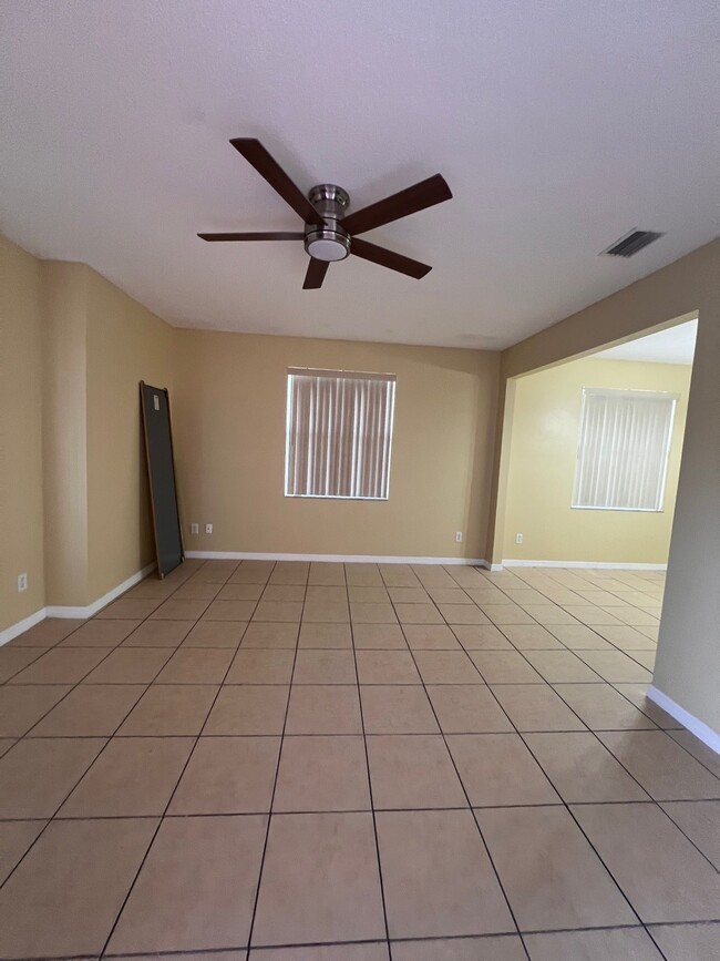 Photo - 201 Watts Ln