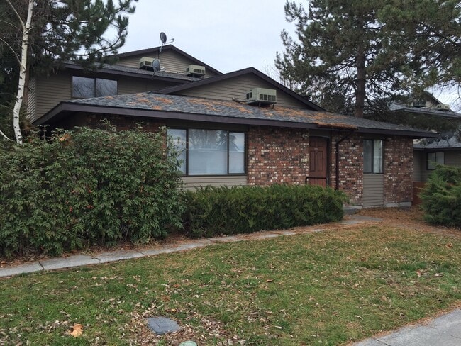 Building Photo - 1205 W Ivy Ave Unit #101