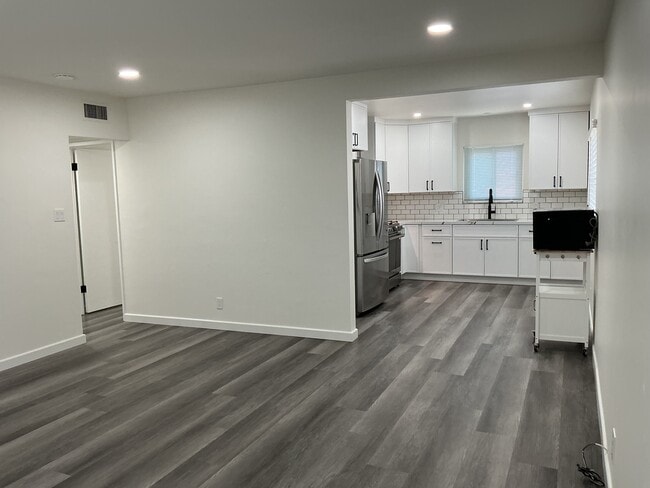 Photo - 4940 Lennox Blvd Unit A