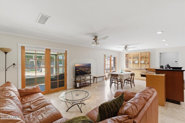 Photo - 4613 E Vernon Ave