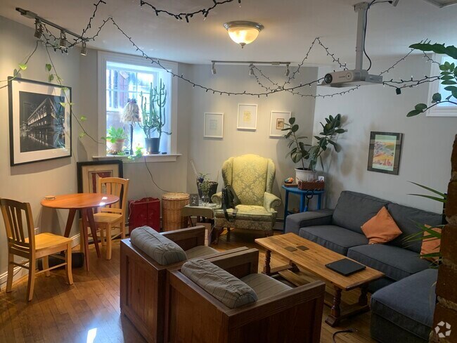 Building Photo - 55 Magazine St Unit #6B Rental
