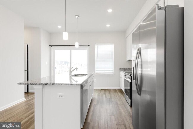 Photo - 405 17th Ave