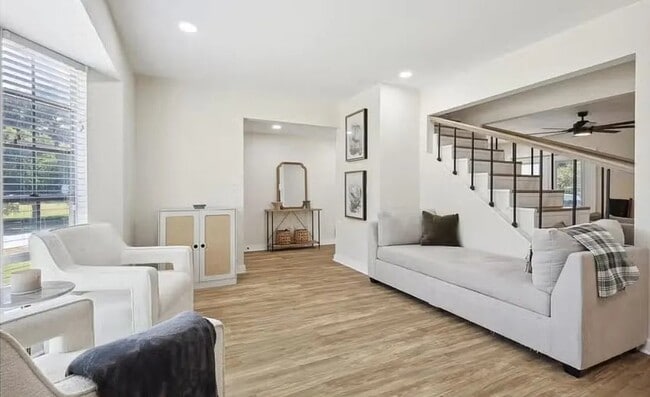 13505 Pyramid Dr