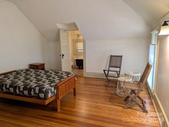 Photo - 220 Melrose Cir Unit Apt 2