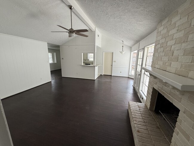 Photo - 2206 Round Lake Dr