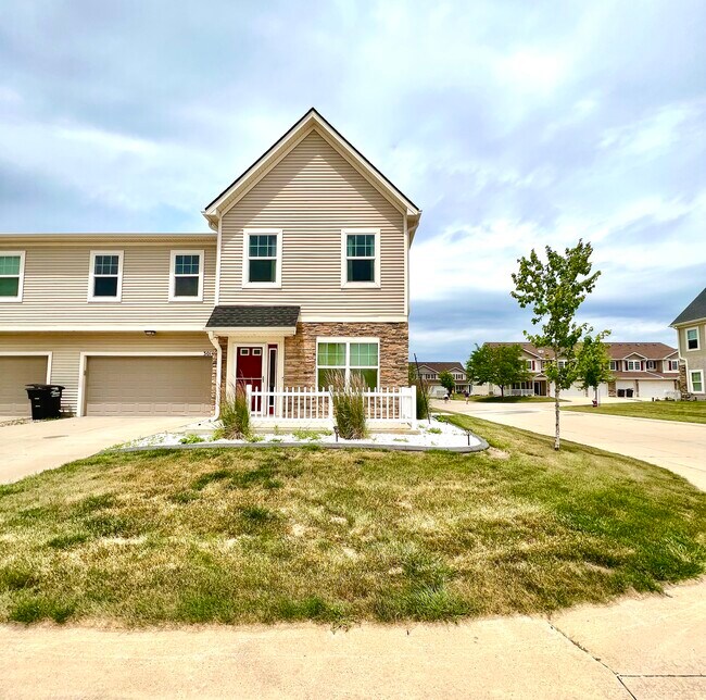 Photo - 3014 SE Glenstone Dr