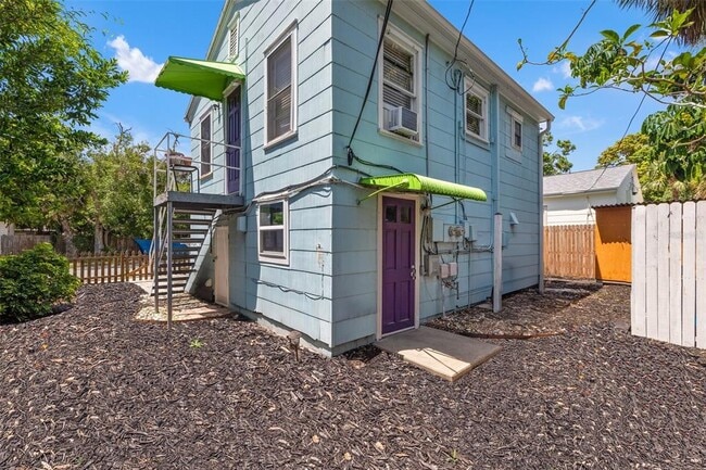 Photo - 2501 1/2 Oakdale St S