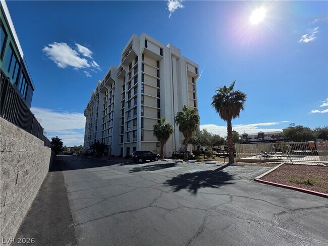 3930 University Center Dr Unit 102