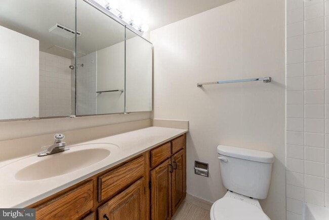 Photo - 2020 Walnut St Unit 14E