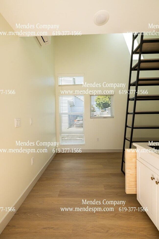 Photo - 5072 Madison Ave