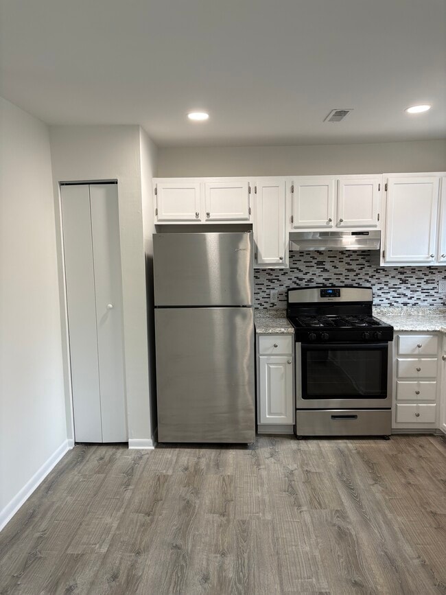 Photo - 60 Tavistock Dr