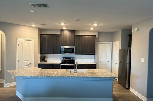 Photo - 199 Kennicott Dr