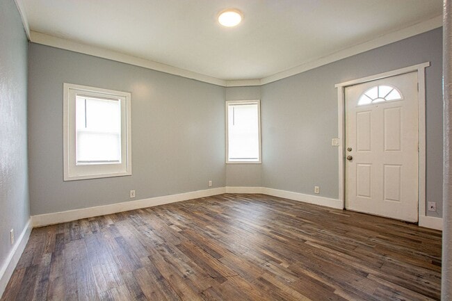 Photo - 2523 Ames Ave Unit 2523