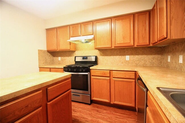 Photo - 16928 Scenic Knoll
