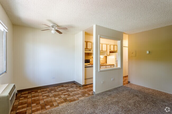 1BR, 1BA - 455 SF - The Village & Greens at Southglenn
