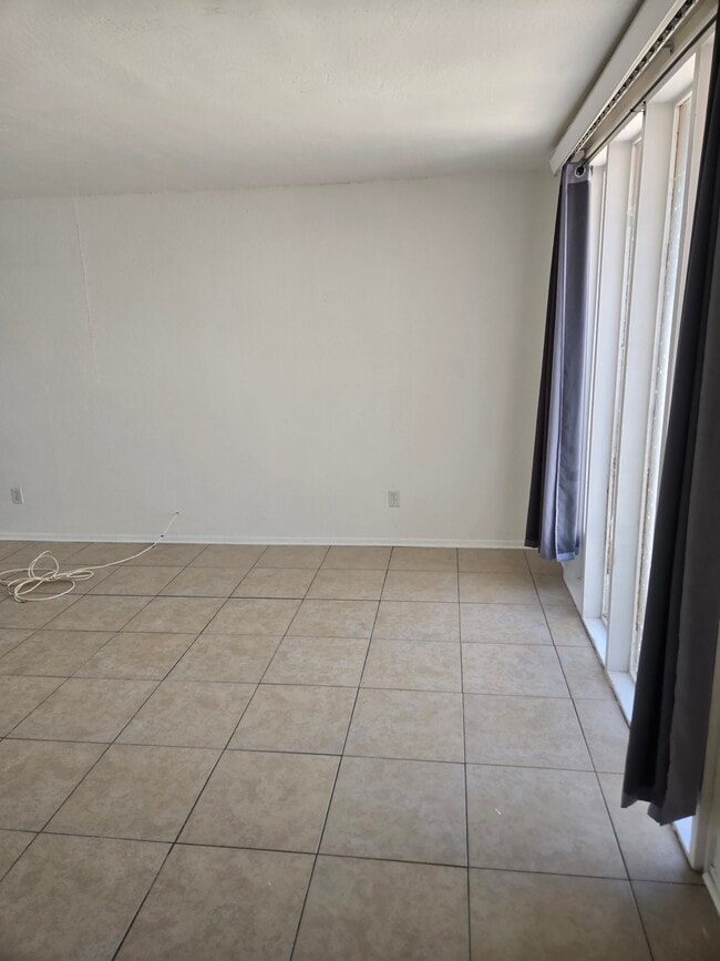 3370 Cambridge St Unidad 3
