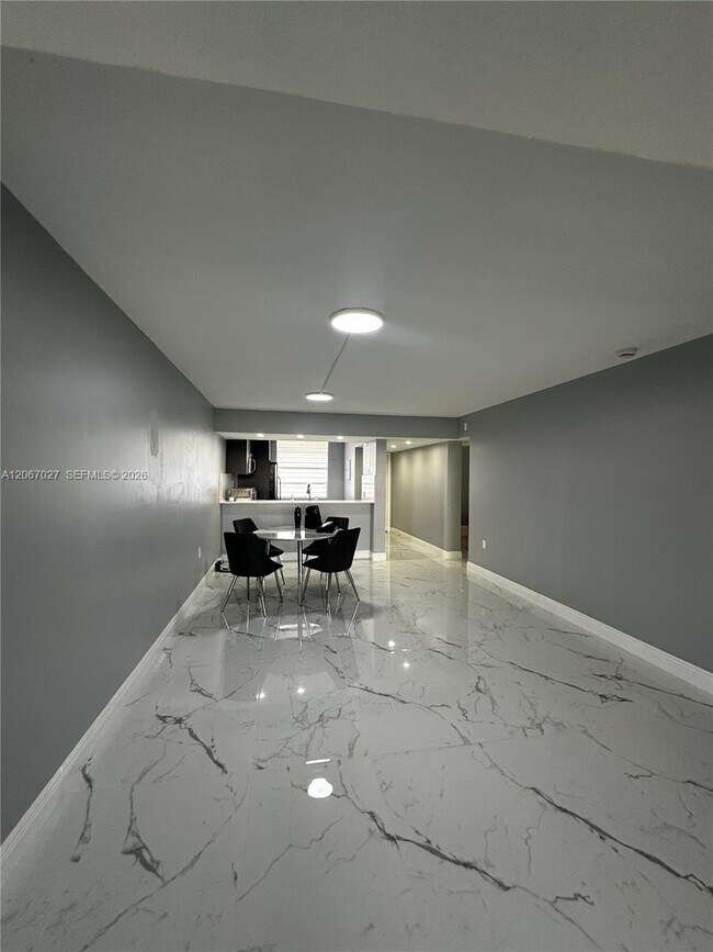Photo - 1719 Whitehall Dr Unidad 105